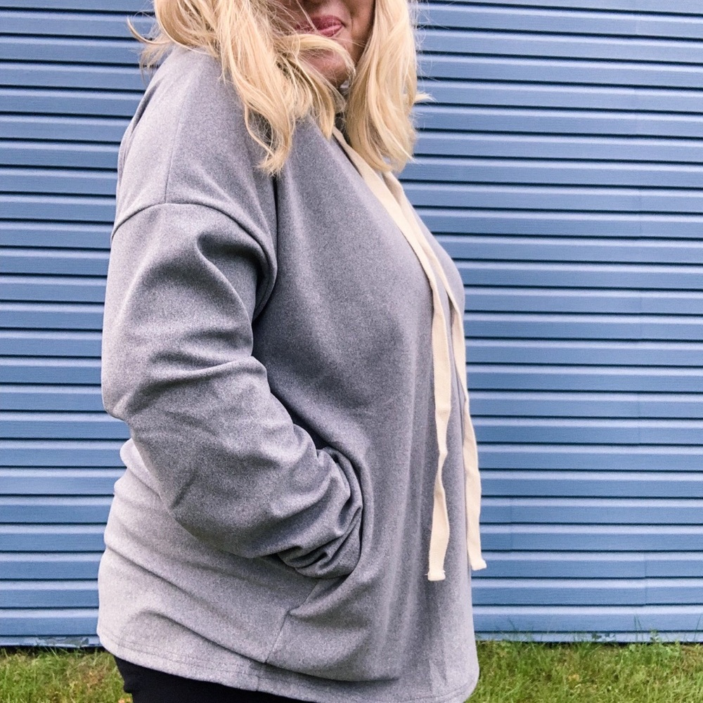 NWT Cozy Sweatshirt Polka Dot Cowl Neck Pockets - Picture 5 of 8